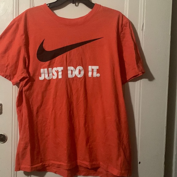Nike Tee - Picture 1 of 2